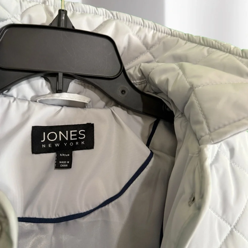 Jones New York step out
